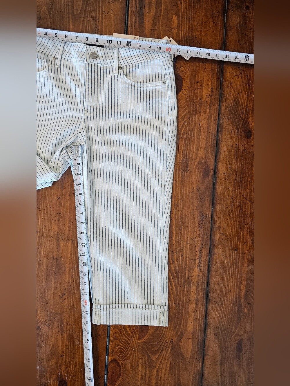 NYDJ Women's White W/Navy Pinstripes Crop Jeans Women's Sz 10 - Picture 5 of 9